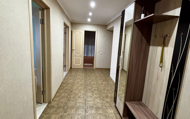 Апартаменты Уютная двухкомнатная квартира в центре города