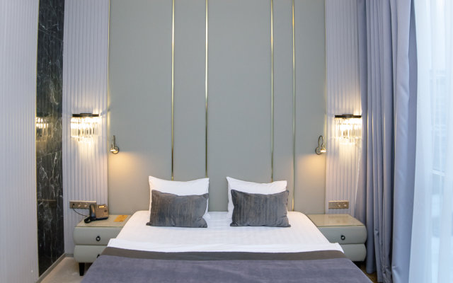 Отель Довгий