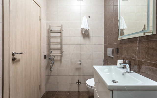 Lyuks V Novom Zhk Na Vasilyevskom U Metro Apartments