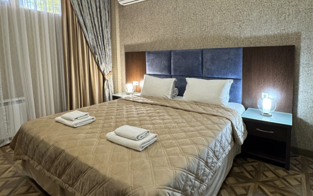 Hotel Paradeyson