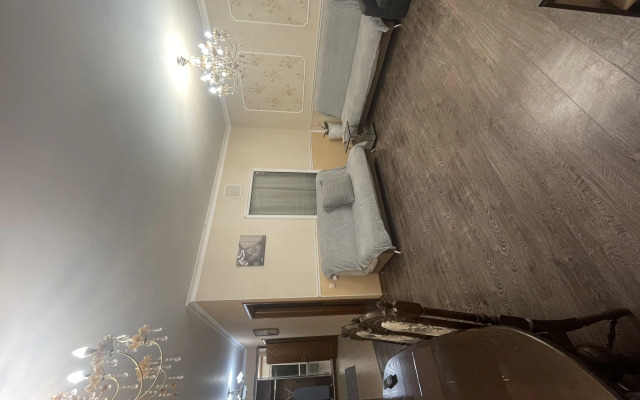 U Finlyandskogo Vokzala I Kreysera Avrory Apartments