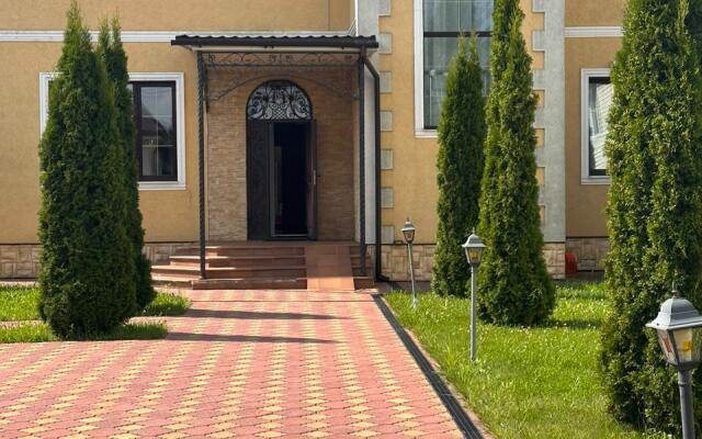 Aviastars Guest house