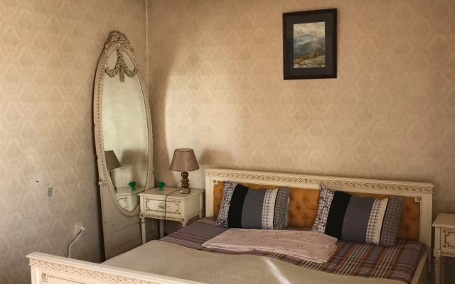 Apartments 4-Kh Komnatnye V Tsentre Sukhuma