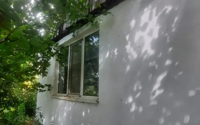 Частный дом на берегу реки Абин