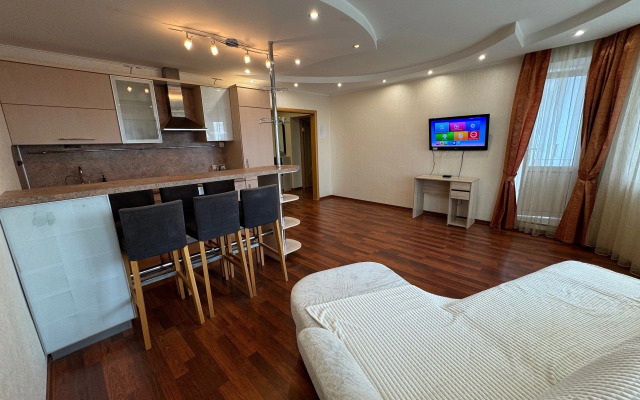 Na Ulitse Sofyi Kovalevskoy 4 Flat