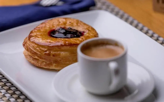 Отель Triumph Luxury Hotel