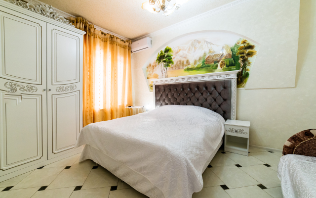 Uyut Hotel