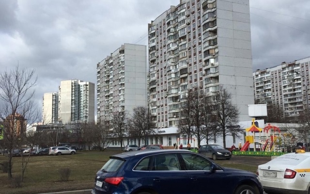 Vozle Kardiotsentra V Krylatskom Flat