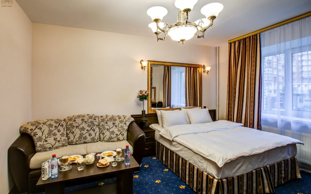 Grand on Bolshoy Apartments