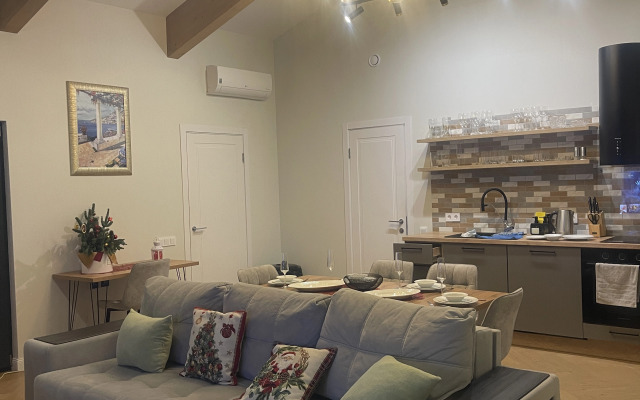 Частный дом у озера