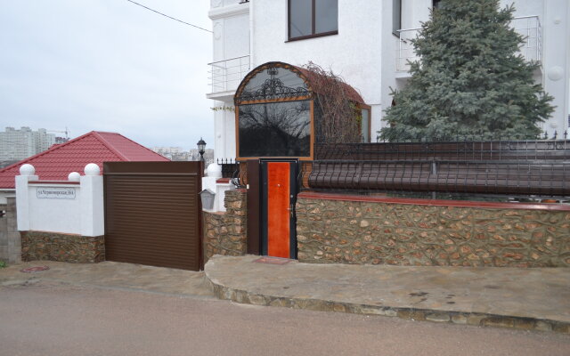 Chernomorskij Guest House