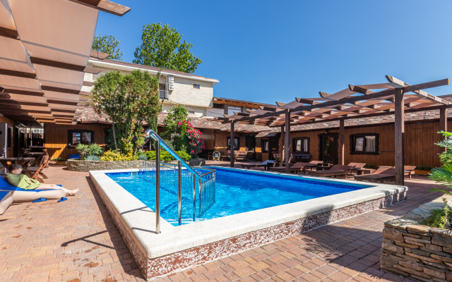 Villa Lyuchiya Guest House