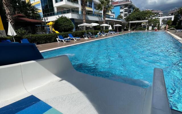 Апартаменты у моря 320 м с балконом