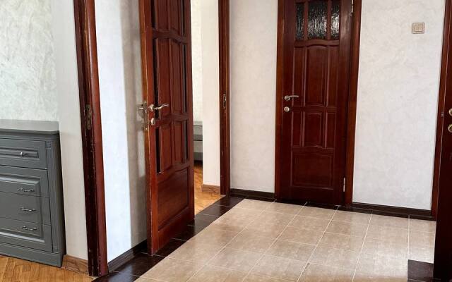 Квартира Просторная 3-комнатная в Центре Махачкалы