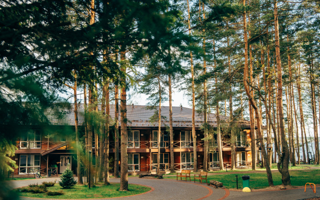 Zhemchuzhina Country Club