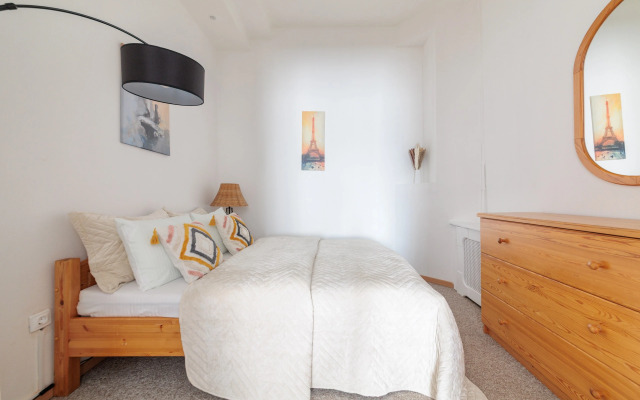 Апартаменты у Дворцовой площади DereMRents ДереМРентс