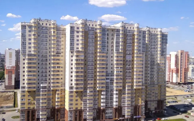 Yarkaya Studiya Na Ulitse Universitetskaya Naberezhnaya 62 Flat