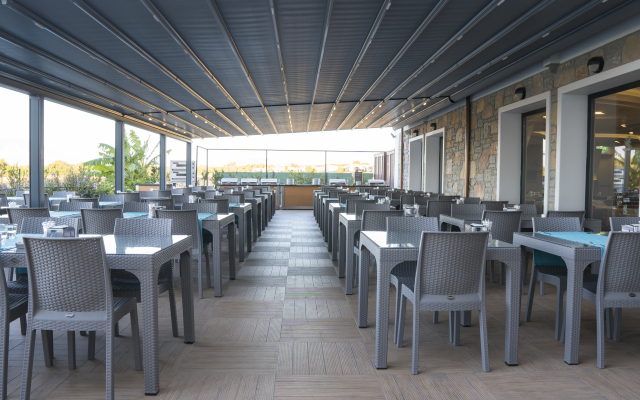 Acroter Hotel & Spa