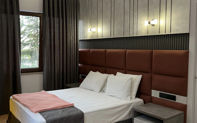 Lazlakar Hotel