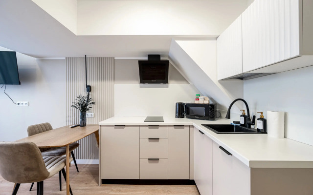 Квартира С Дизайнерским Ремонтом И Оборудованной Кухней