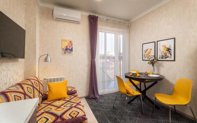 Квартира со спальней на одной из главных улиц Сочи