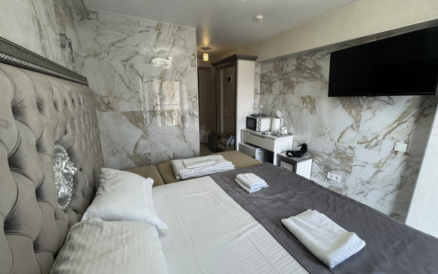 3-Kh Mestnye u Chernogo Morya Lenina 219/5 Apartments