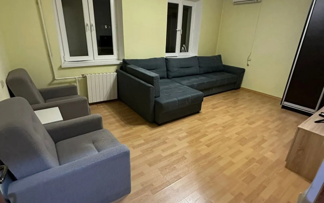 Dvuhkomnatnaya v Centre Goroda Flat
