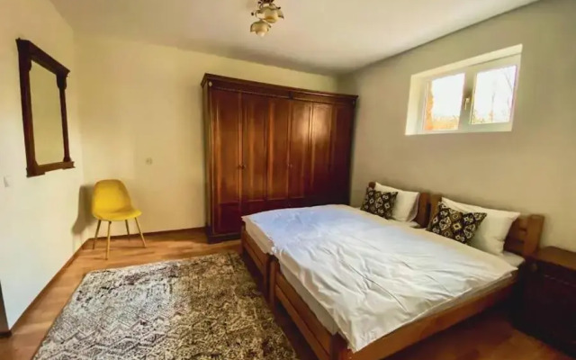 Deka Private house