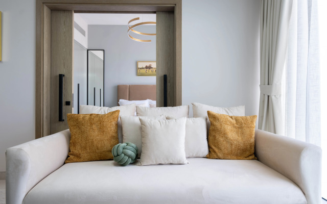 Апартаменты KeyRock Golf Gate | Stylish Retreat + Pool & Gym