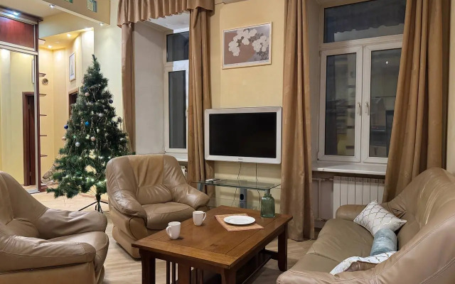 Квартира 3х Комнатная в Центре Москвы