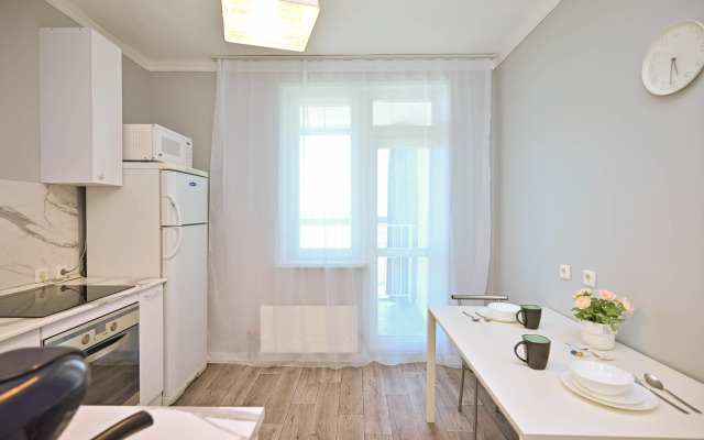 Uyutnaya S Dizaynerskim Remontom I Shikarnym Vidom Flat