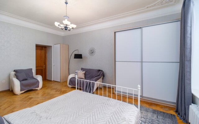 3 Spalni U Nekrasovskogo Sada Apartments