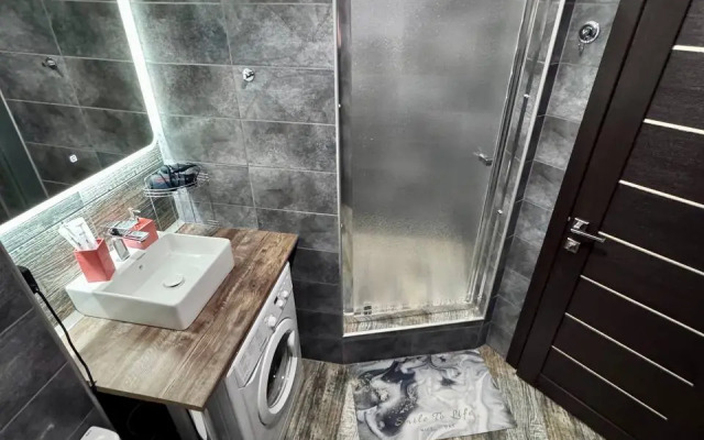 Квартира Уютная студия на Александра Кудашева