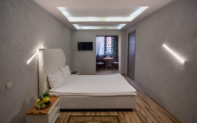Van Mini-Hotel