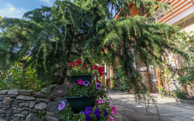 Yugomore Hotel