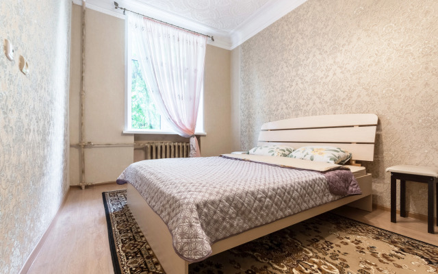 V Tsentre Goroda Oktyabryskiy Prospekt 29 Flat