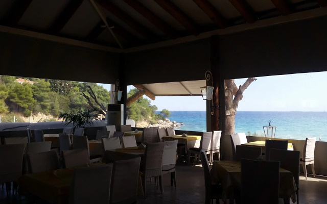 Epavlis Beach Resort