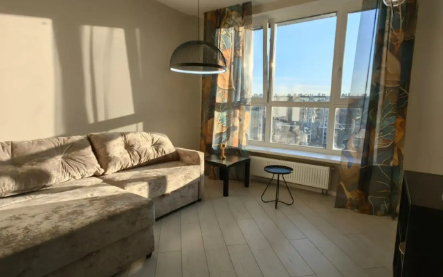 2-Komnatnaya 55m2 Lodzhiya i Parking Flat