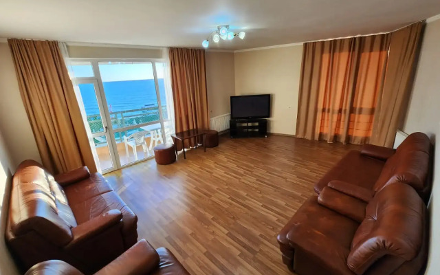 U samogo morya Apartments