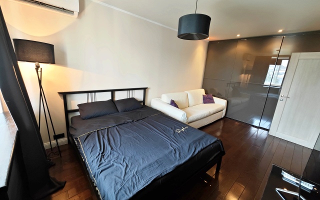 V Tsentre Ryadom S Dostoprimechatelnostyami Moskvy Flat