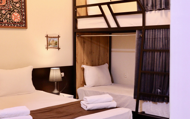 Гостевой дом Al Bukhari Hotel