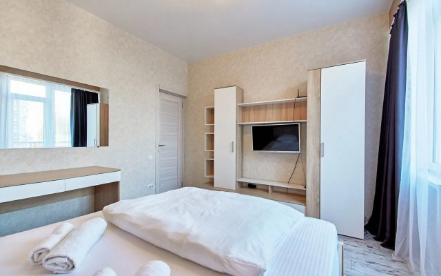 Na Lunacharskogo 5 Flat