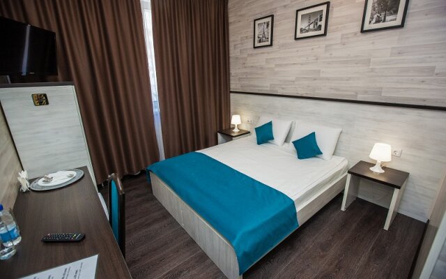 Fox Hotel