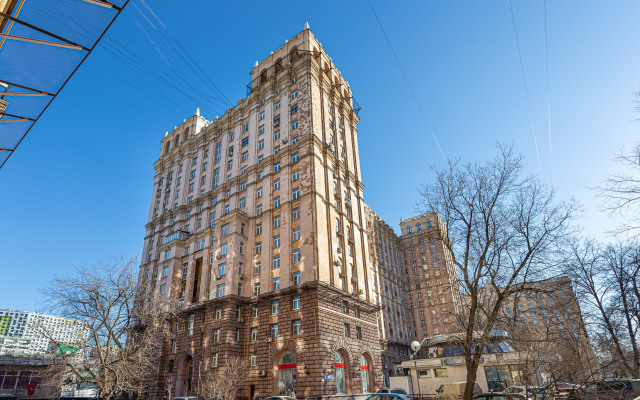 MOSCOW-DELUXE Deluxe Prospect Miraid Flat