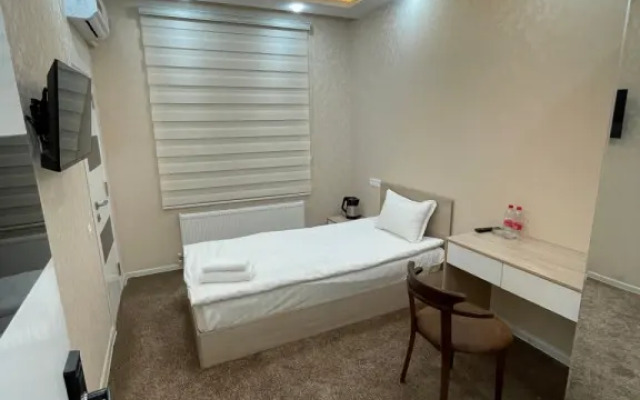Chinor Hotel