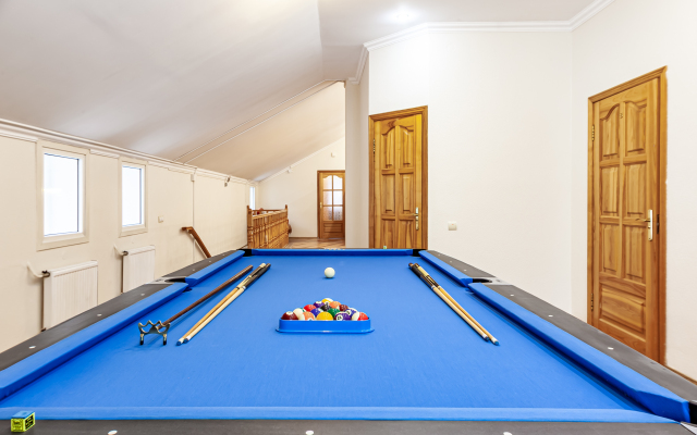 Ulitsa Belyakova 1a Private House