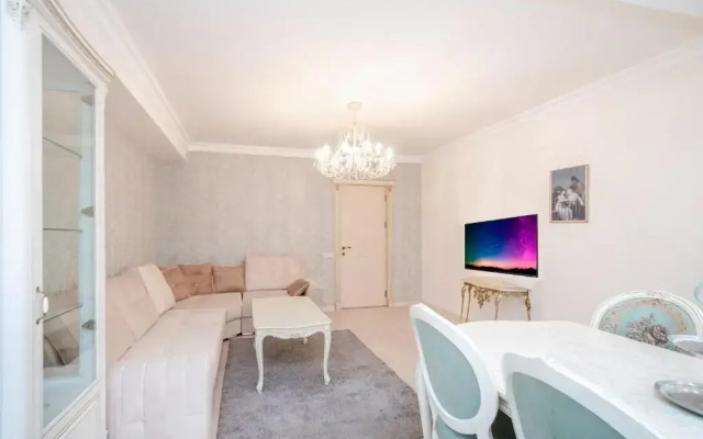 Apartments 5a Chudesnaya Kvartira V Tsentre Stolitsy S Realnymi Foto