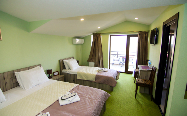 Salmer Hotel