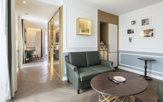 Отель The Emerald House Lisbon, Curio Collection By Hilton