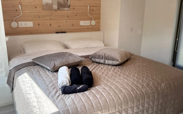 Unikalny Atomm Xl Private house